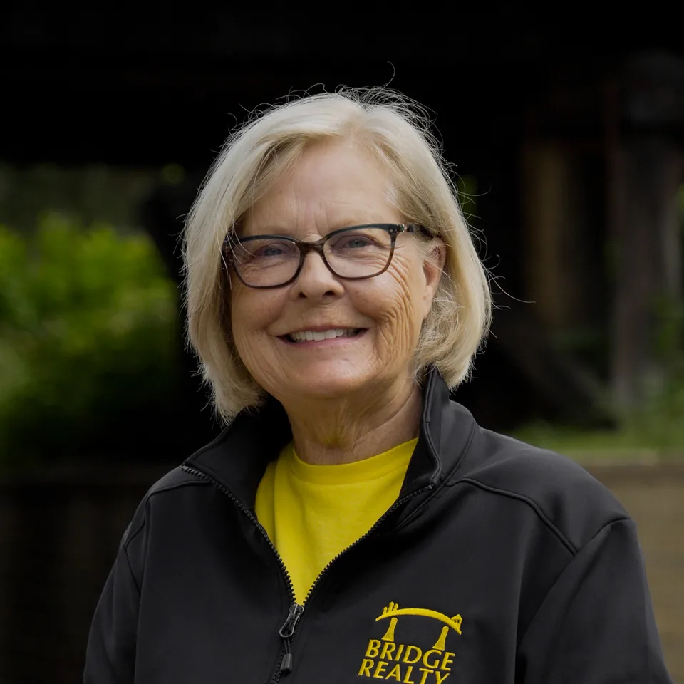 Cindy Florine, real estate agent with Bridge Realty in Mankato