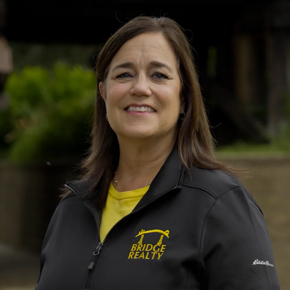 Nancy Rossbach, real estate agent with Bridge Realty in Mankato